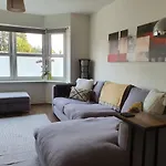 Spacious, Bright Flat Near Town Centre, Parking